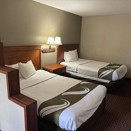 Rodeway Inn & Suites South Of Fiesta Park サンアントニオ エクステリア 写真