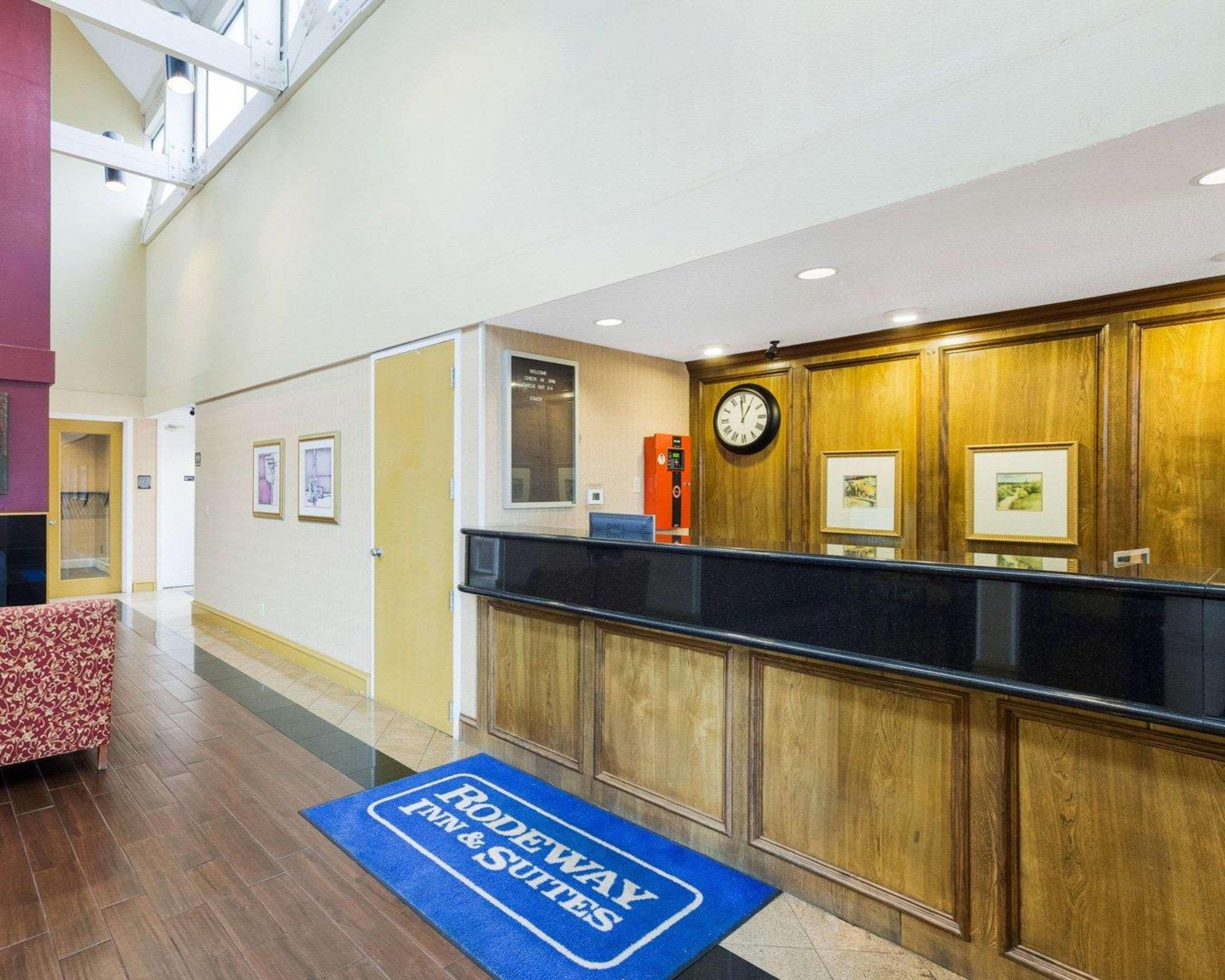 Rodeway Inn & Suites South Of Fiesta Park サンアントニオ エクステリア 写真