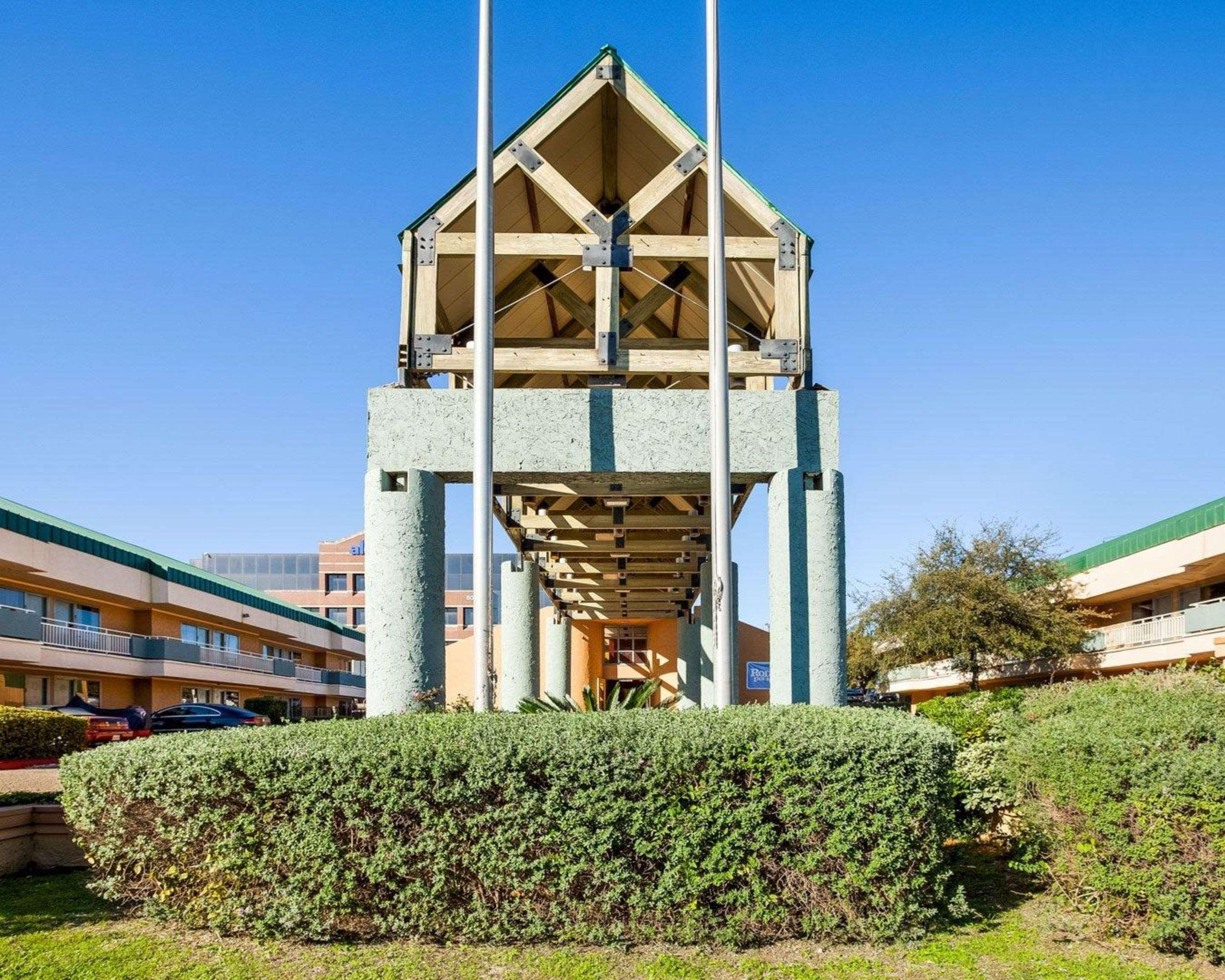 Rodeway Inn & Suites South Of Fiesta Park サンアントニオ エクステリア 写真