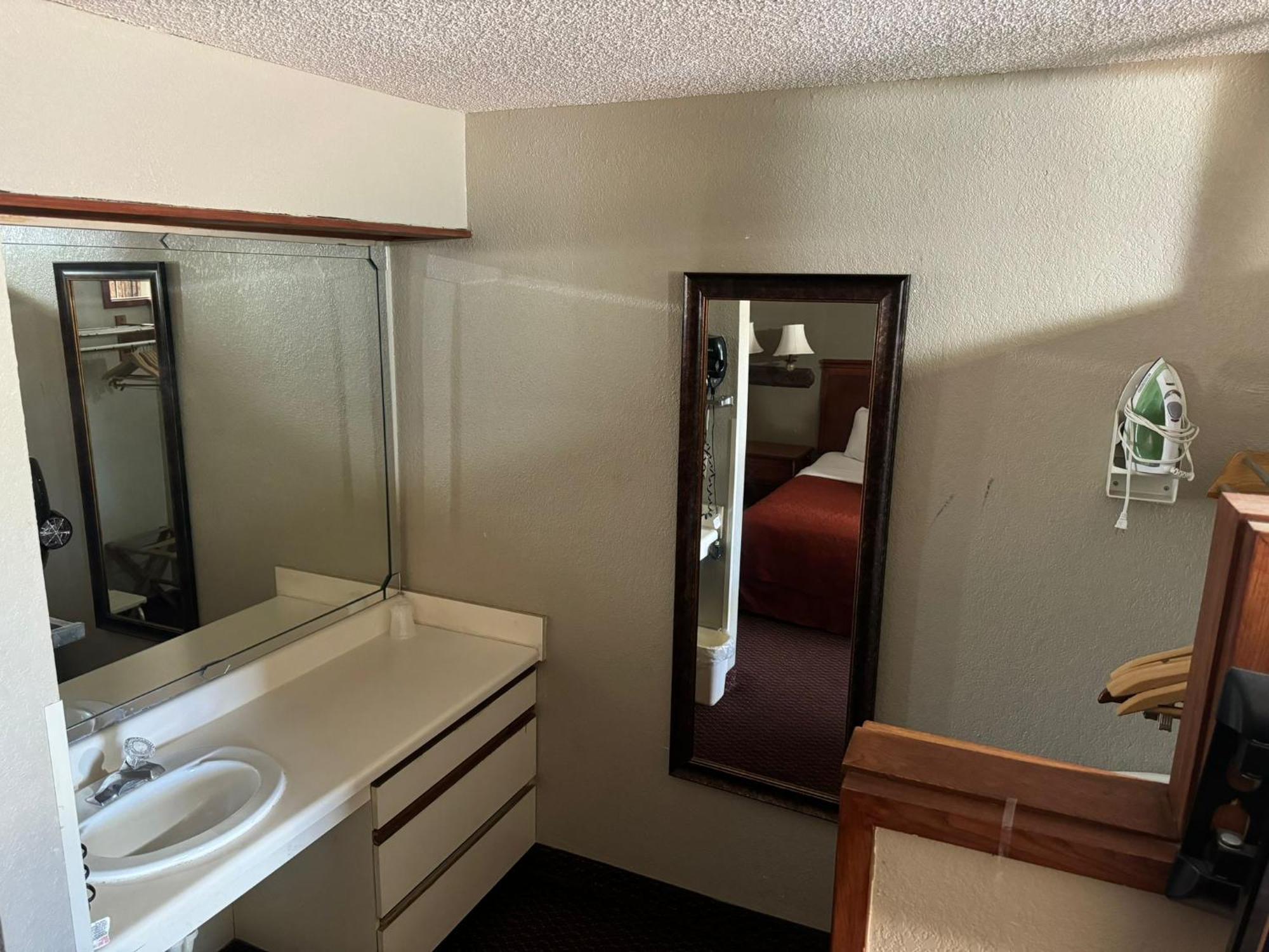 Rodeway Inn & Suites South Of Fiesta Park サンアントニオ エクステリア 写真
