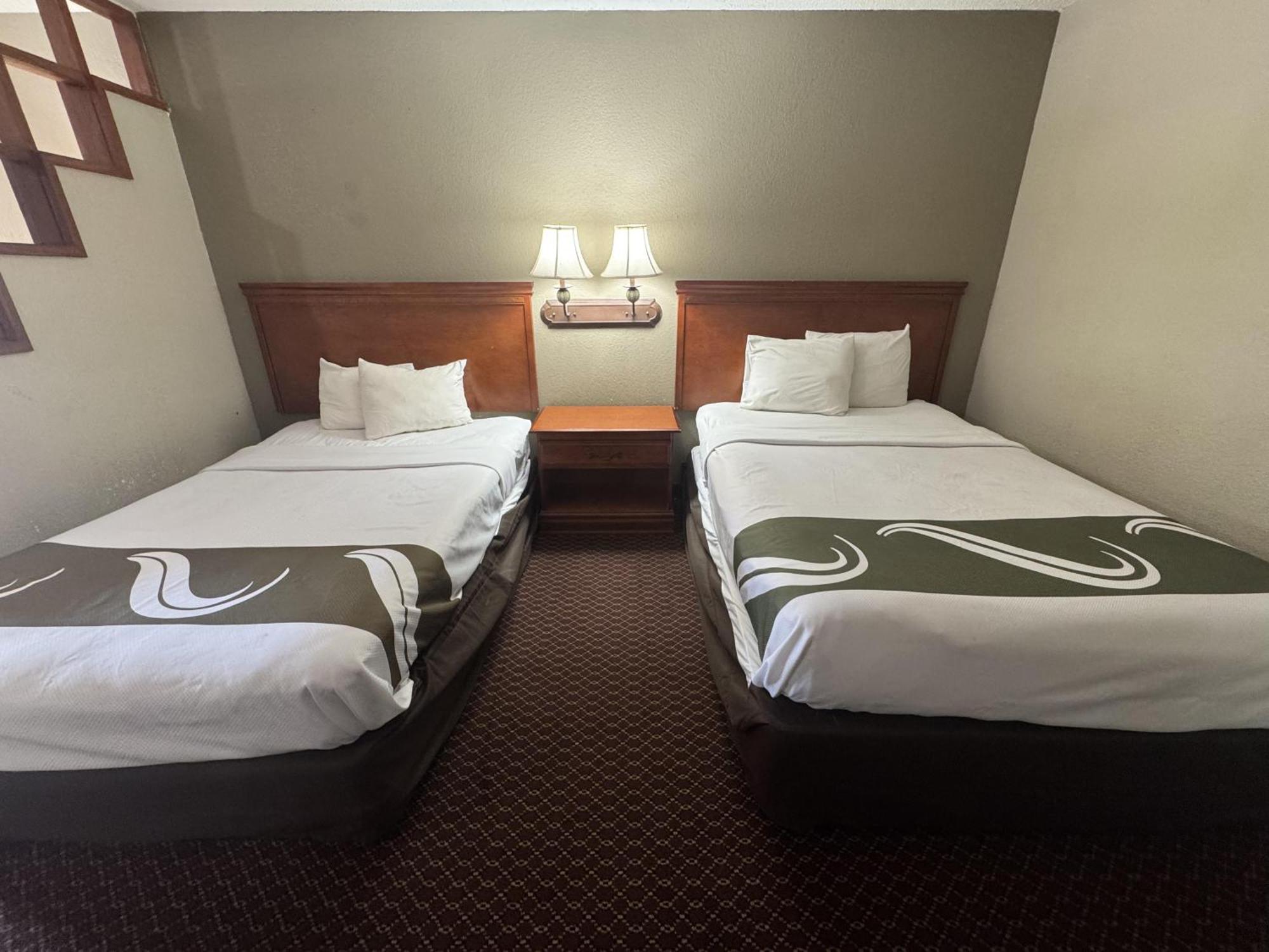 Rodeway Inn & Suites South Of Fiesta Park サンアントニオ エクステリア 写真